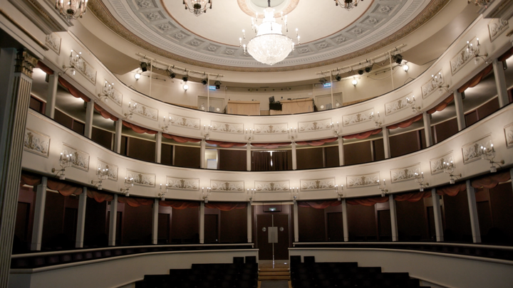 La sala vista desde el escenario
